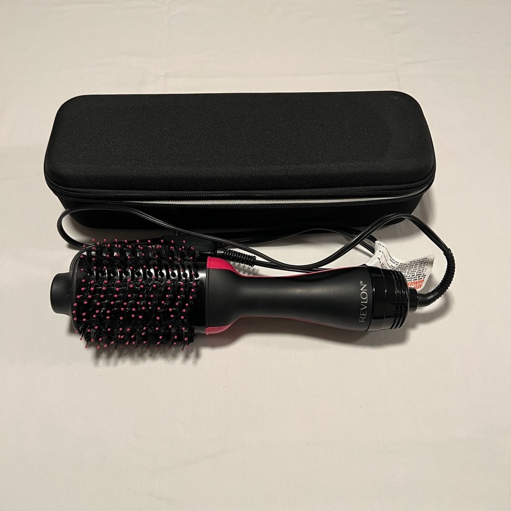 Revlon One Step Volumizer Dryer Brush with Travel Storage Case EUC